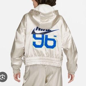 NWT WOMEN'S NIKE Oversized Winter Jacket